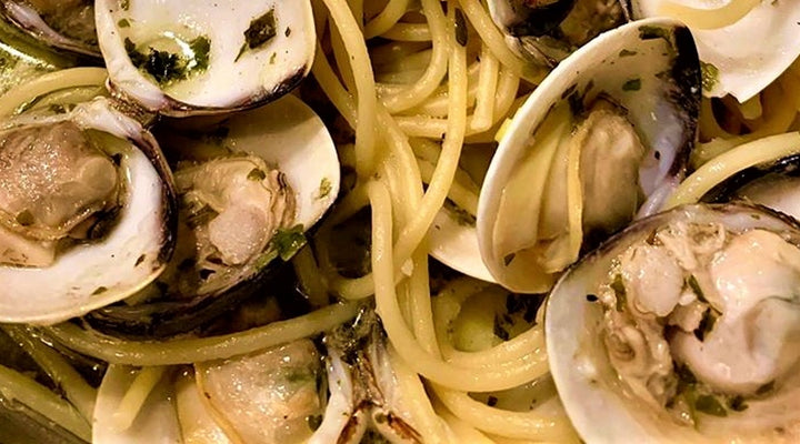 Lemon Garlic Pasta with Clams